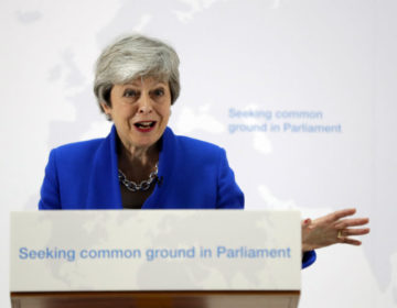 Η Μέι «απαιτεί» από τους βουλευτές να ψηφίσουν για δεύτερο δημοψήφισμα