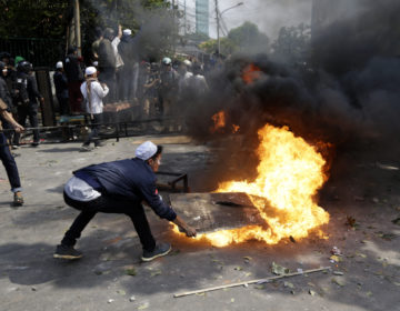 Ταραχές με νεκρούς στην Ινδονησία