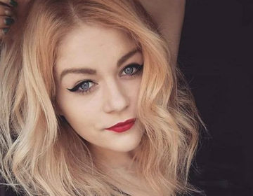 Πνίγηκε στη μπανιέρα της αφού χτύπησε τον λαιμό της και παρέλυσε