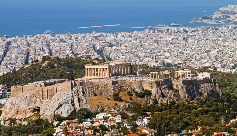 Ξέγνοιαστες στιγμές στην Αθήνα για όσους μείνουν εντός των τειχών της