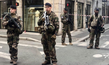 «Ο κίνδυνος τρομοκρατικής επίθεσης στη Γαλλία παραμένει πολύ υψηλός»