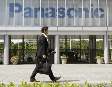 Η Panasonic αναστέλλει τη συνεργασία της με την Huawei