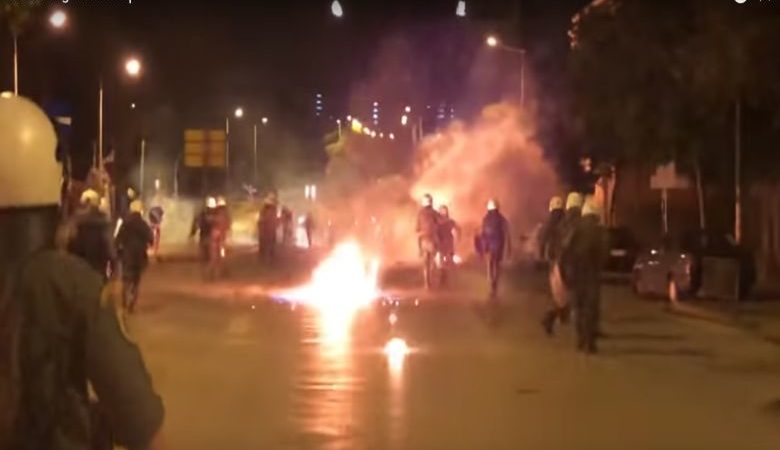 Μολότοφ και δακρυγόνα τα ξημερώματα στη Θεσσαλονίκη