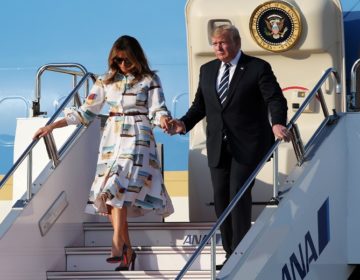 Στην Ιαπωνία ο Τραμπ για συνάντηση με τον Αυτοκράτορα και τον πρωθυπουργό