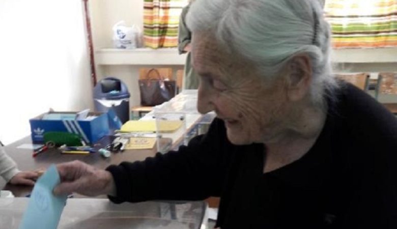 Υπερήλικη 103 ετών στις… κάλπες