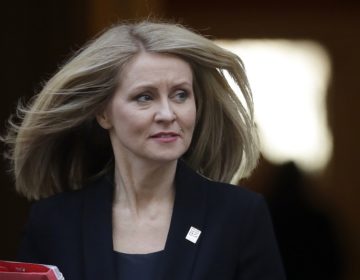 Brexit και χωρίς συμφωνία έως τον Οκτώβριο σύμφωνα με δελφίνο της Μέι