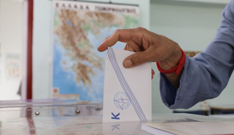 Υποψήφιος δήμαρχος στην Πάτρα «καρφώνει» όσους δεν τον ψήφισαν