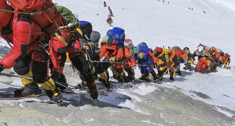 Πού οφείλεται η απότομη αύξηση θανάτων ορειβατών στο Έβερεστ
