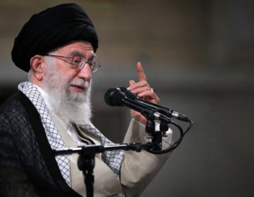 Η Τεχεράνη απορρίπτει τις κατηγορίες των αραβικών κρατών