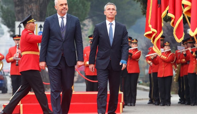Στην Αλβανία ο γενικός γραμματέας του ΝΑΤΟ
