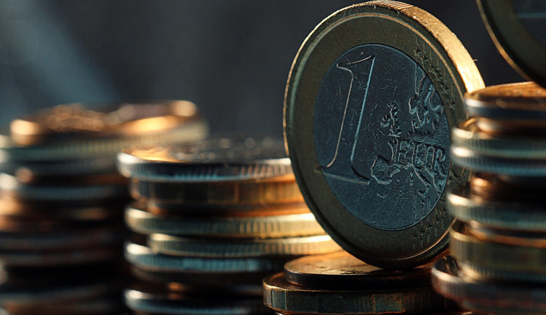 Σε χαμηλό επίπεδο δύο ετών κινείται το ευρώ