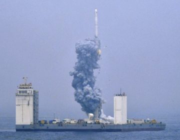 Η Κίνα εκτόξευσε πύραυλο με δορυφόρους από πλοίο στη θάλασσα