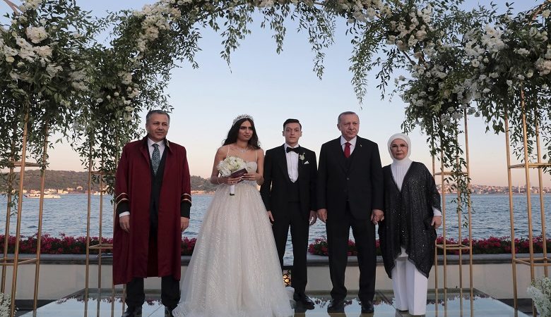 Ο γάμος του Μεσούτ Οζίλ με κουμπάρο τον Ταγίπ Ερντογάν