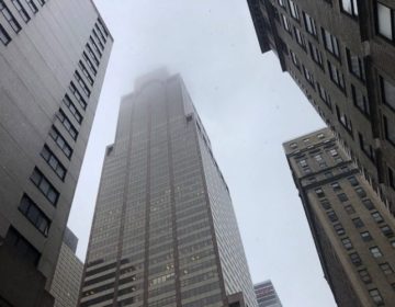 Έσβησε η πυρκαγιά στον ουρανοξύστη όπου συνετρίβη το ελικόπτερο στο Μανχάταν