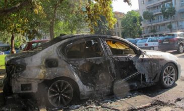 Καταδίκη του ΥΠΕΞ για τις εμπρηστικές επιθέσεις σε διπλωματικά οχήματα στη Θεσσαλονίκη