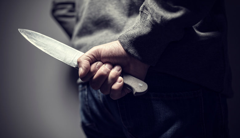 Ληστής μαχαίρωσε περιπτερά στην Αταλάντη