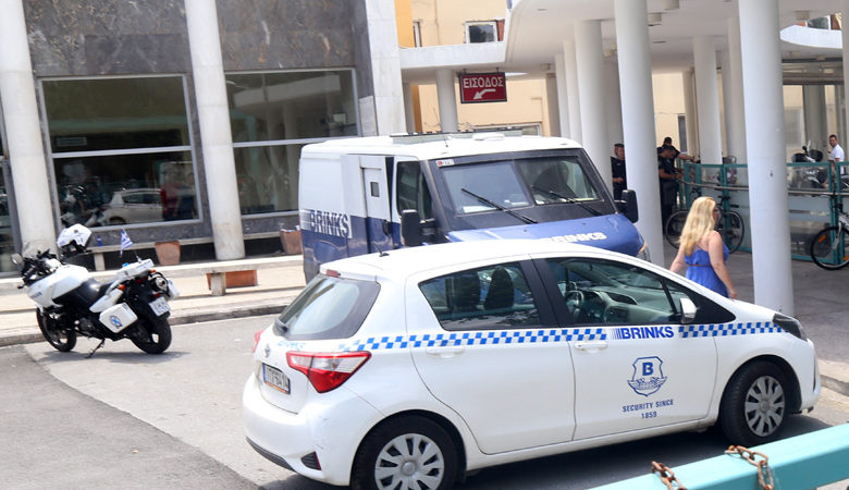 Παλαιοί «γνώριμοι» της αντιτρομοκρατικής οι δύο από τους τρεις συλληφθέντες στη Θεσσαλονίκη