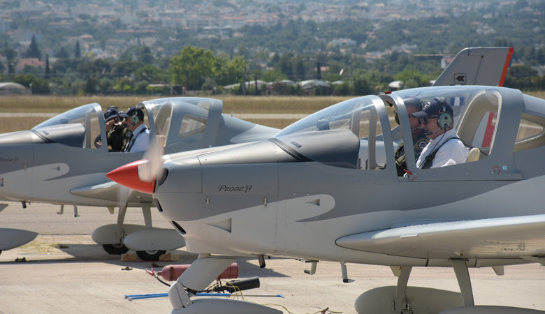 Η Πολεμική Αεροπορία «ανοίγει» τα ελικοφόρα της σε μαθητές της Γ’ Λυκείου