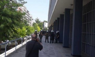 Στο Δικαστικό Μέγαρο Θεσσαλονίκης οι συλληφθέντες της ληστείας στο ΑΧΕΠΑ