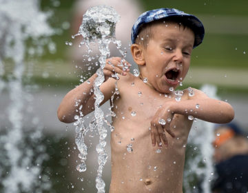 «Κάηκαν» από τη ζέστη σε Λιθουανία και Λετονία – Οι αρχές έκλεισαν τα σχολεία