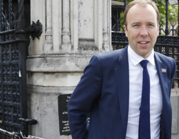 Αποχώρησε από την κούρσα για την ηγεσία του Συντηρητικού κόμματος ο Ματ Χάνκοκ