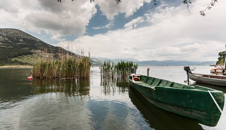 Η απερίγραπτη ομορφιά της λίμνης Παμβώτιδας στα Ιωάννινα