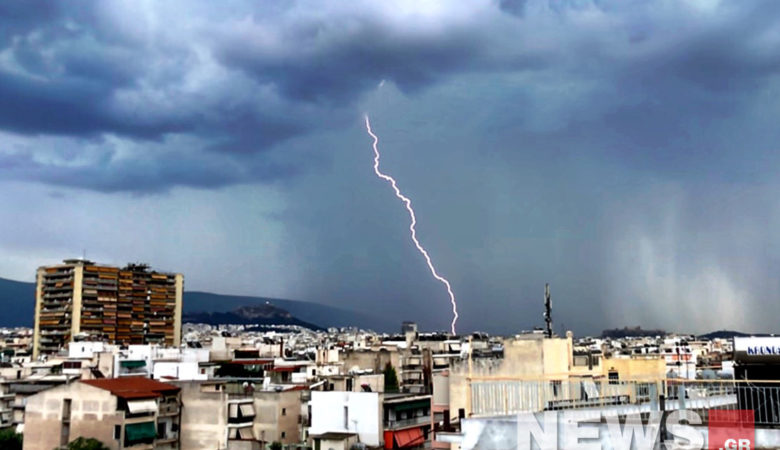 Ισχυρές βροχές και καταιγίδες σε όλη την Αθήνα