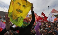 Το PKK ανακοίνωσε τη διάλυσή του και το τέλος του ένοπλου αγώνα