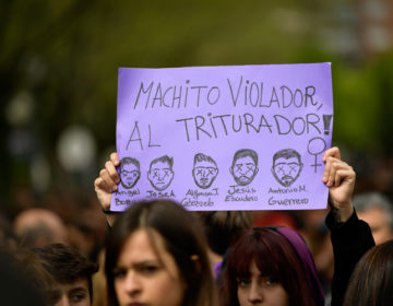 Ποινή… χάδι στους πέντε άνδρες της «Αγέλης» για τον ομαδικό βιασμό