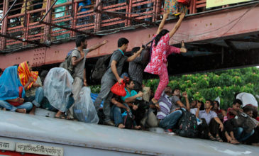 Εκτροχιασμός τρένου στο Μπαγκλαντές με νεκρούς και τραυματίες