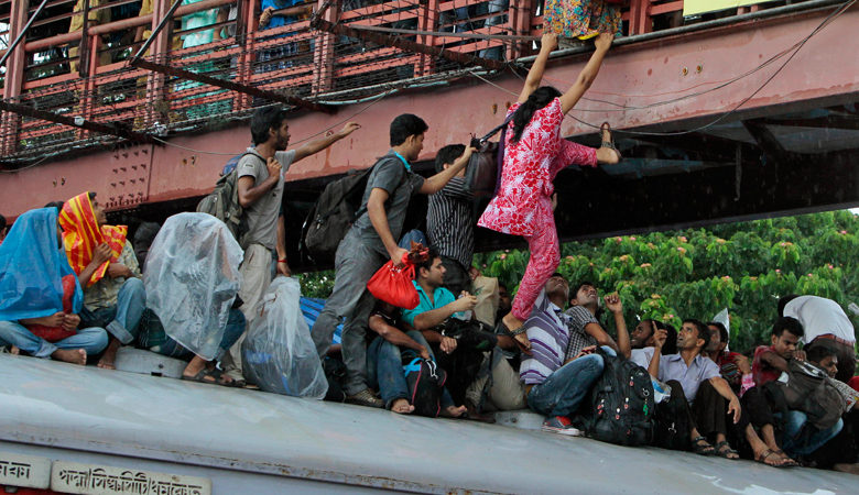 Εκτροχιασμός τρένου στο Μπαγκλαντές με νεκρούς και τραυματίες