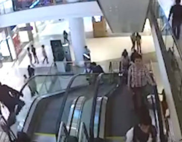 Πιάστηκε το παντελόνι του στις κυλιόμενες και βρήκε τραγικό θάνατο