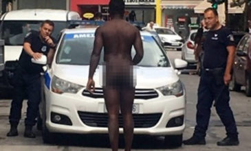 Λάρισα: Γυμνός άντρας σταμάτησε μπροστά σε περιπολικό