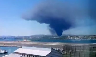 Τεράστιο νέφος καπνού «κάλυψε» το Γιβραλτάρ μετά από πυρκαγιά σε εργοστάσιο χημικών
