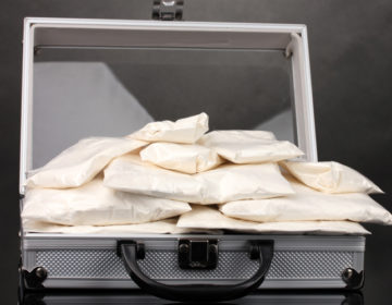 «Χειροπέδες» σε στρατιωτικό που μετέφερε κοκαΐνη με στρατιωτικό αεροσκάφος