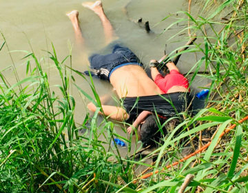 Το τελευταίο αντίο σε πατέρα και κόρη που πέθαναν αγκαλιασμένοι