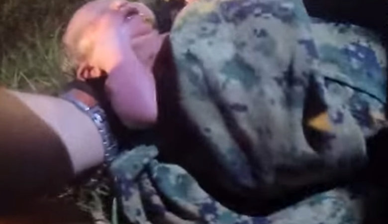 Συγκλονιστικό βίντεο από τη διάσωση βρέφους που βρέθηκε ζωντανό σε σακούλα