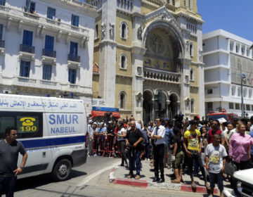 Επίθεση καμικάζι στην Τυνησία: Ζωσμένος με εκρηκτικά ανατίναξε αυτοκίνητο