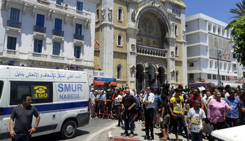 Επίθεση καμικάζι στην Τυνησία: Ζωσμένος με εκρηκτικά ανατίναξε αυτοκίνητο