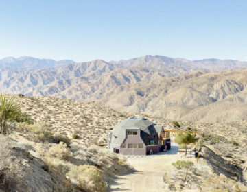 Η εντυπωσιακή ανθρώπινη κατασκευή στη μέση της ερήμου στην Καλιφόρνια