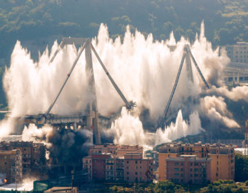 Βίντεο από την εντυπωσιακή κατεδάφιση της μοιραίας γέφυρας στη Γένοβα