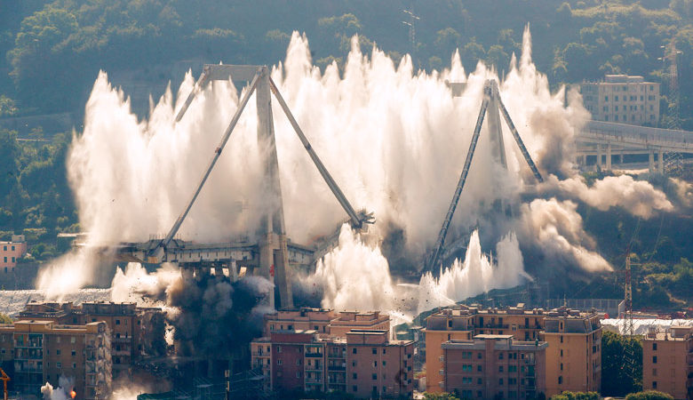 Βίντεο από την εντυπωσιακή κατεδάφιση της μοιραίας γέφυρας στη Γένοβα