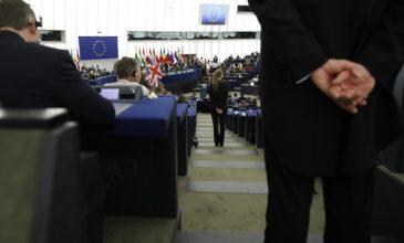 Διαδηλώσεις και παρατράγουδα στην πρώτη του Ευρωπαϊκού Κοινοβουλίου