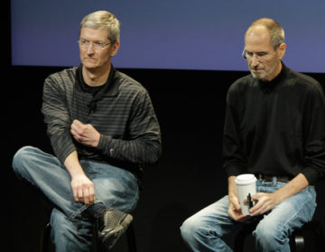 Στιβ Τζομπς – Τιμ Κουκ: Η άγνωστη ιστορία πίσω από την συνεργασία τους
