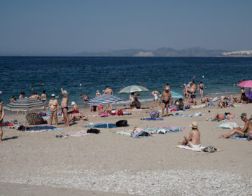 Καιρός: Αίθριος με λίγες πρόσκαιρες νεφώσεις στα ηπειρωτικά – Υψηλές θερμοκρασίες με 30αρια