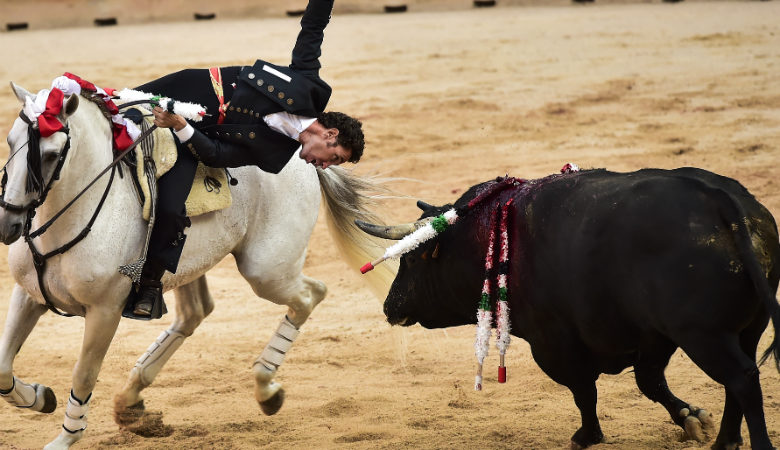 Ισπανία: Πέντε τραυματίες από ταύρους στο ετήσιο φεστιβάλ της Παμπλόνα