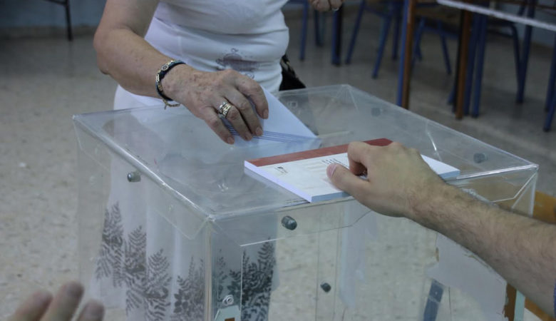 Δημοσκόπηση Alpha: Στο 6,6% το προβάδισμα της ΝΔ επί του ΣΥΡΙΖΑ