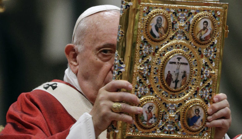Για πρώτη φορά στη σύγχρονη ιστορία το Βατικανό ήρε διπλωματική ασυλία