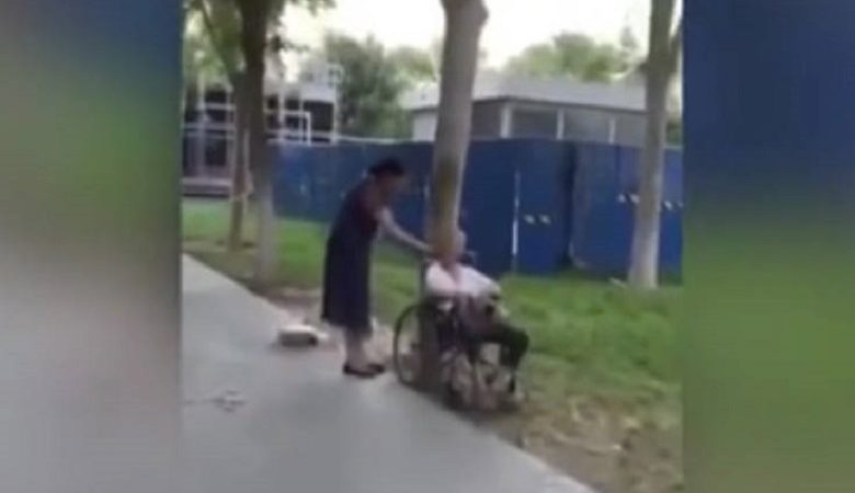 Νοσηλεύτρια έδεσε σε δέντρο μία τρόφιμο οίκου ευγηρίας στο Πεκίνο