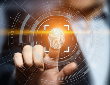 Με δακτυλικό αποτύπωμα θα τσεκάρουν τι ώρα πηγαίνουν για δουλειά οι δημόσιοι υπάλληλοι